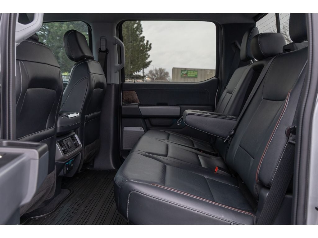 2023 Ford F-150 Lariat 5.0 liter V-8