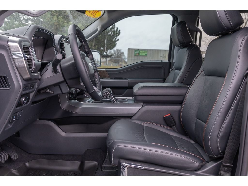 2023 Ford F-150 Lariat 5.0 liter V-8