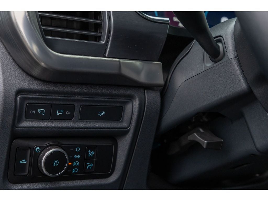 2023 Ford F-150 Lariat 5.0 liter V-8