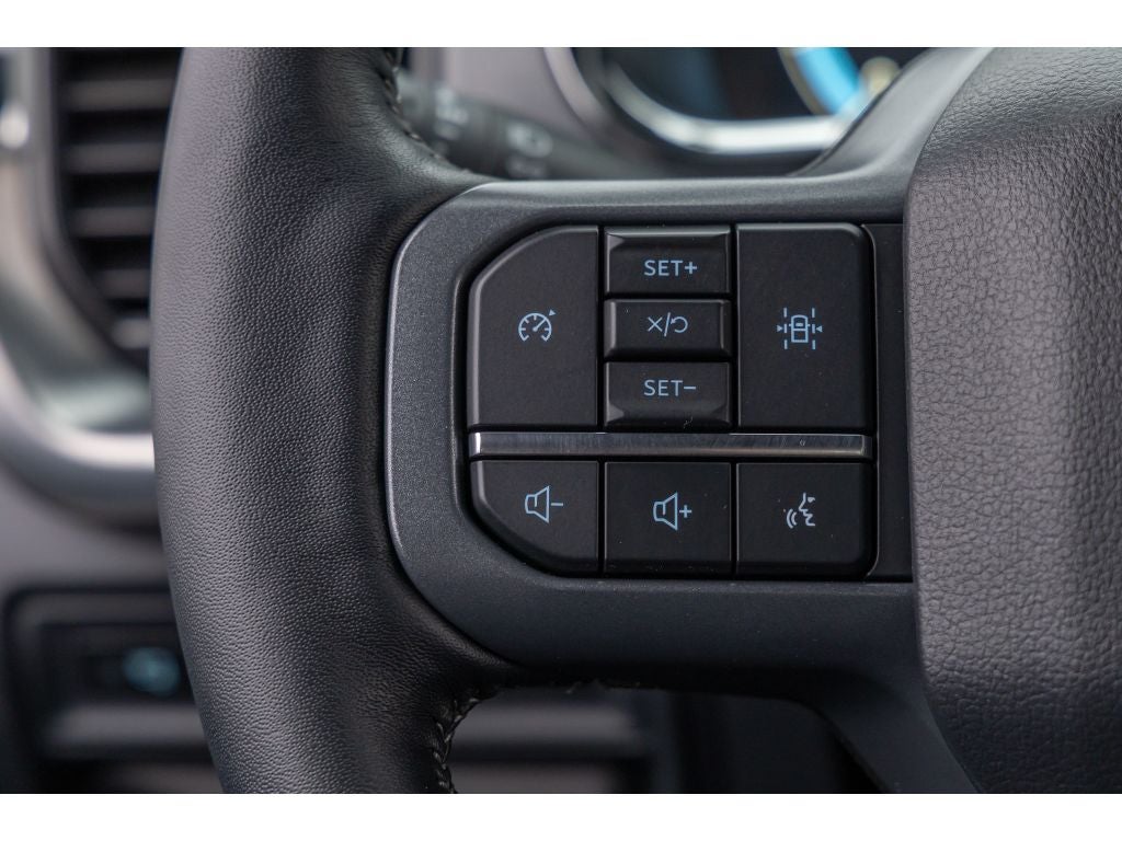 2023 Ford F-150 Lariat 5.0 liter V-8