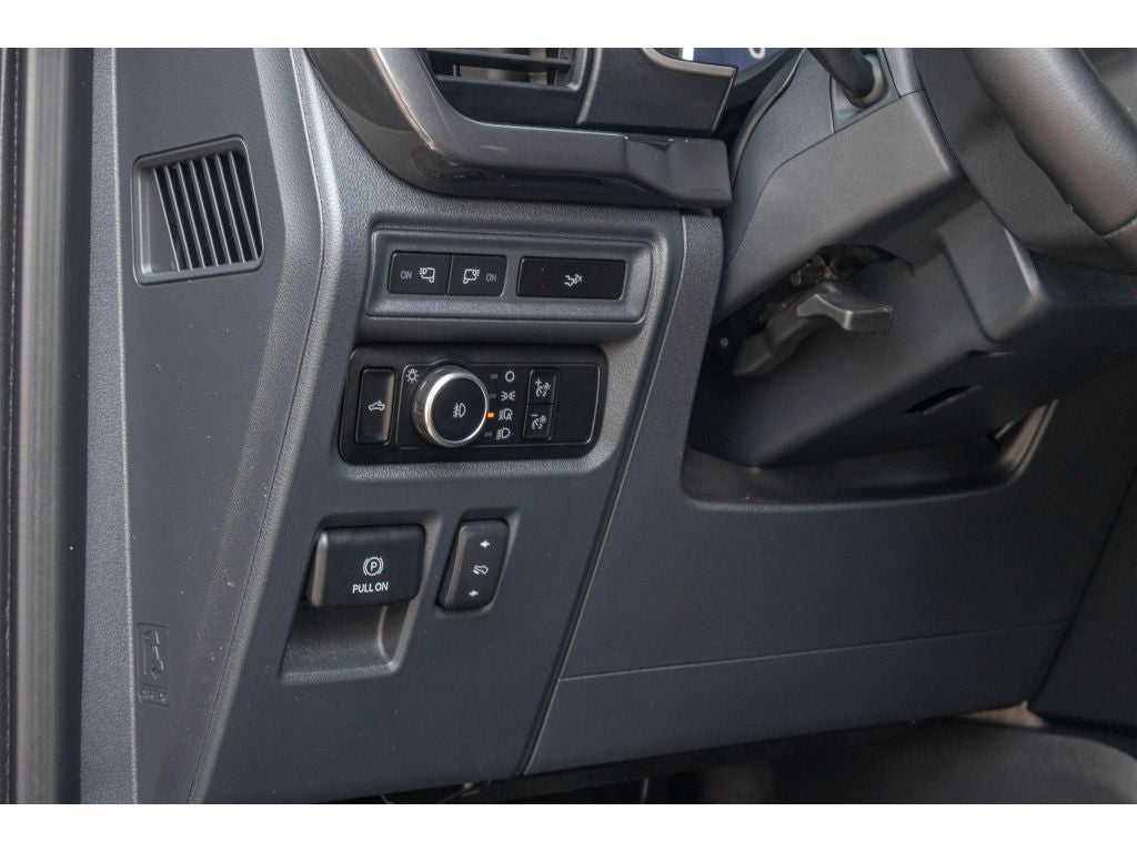 2023 Ford F-150 XLT 5.0 Liter V-8