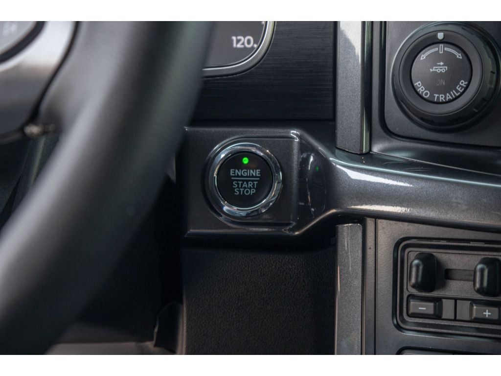 2023 Ford F-150 XLT 5.0 Liter V-8
