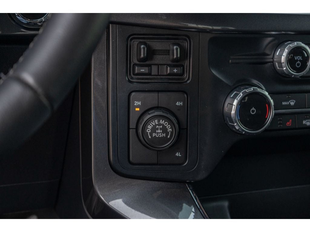 2023 Ford F-150 XLT 5.0 Liter V-8