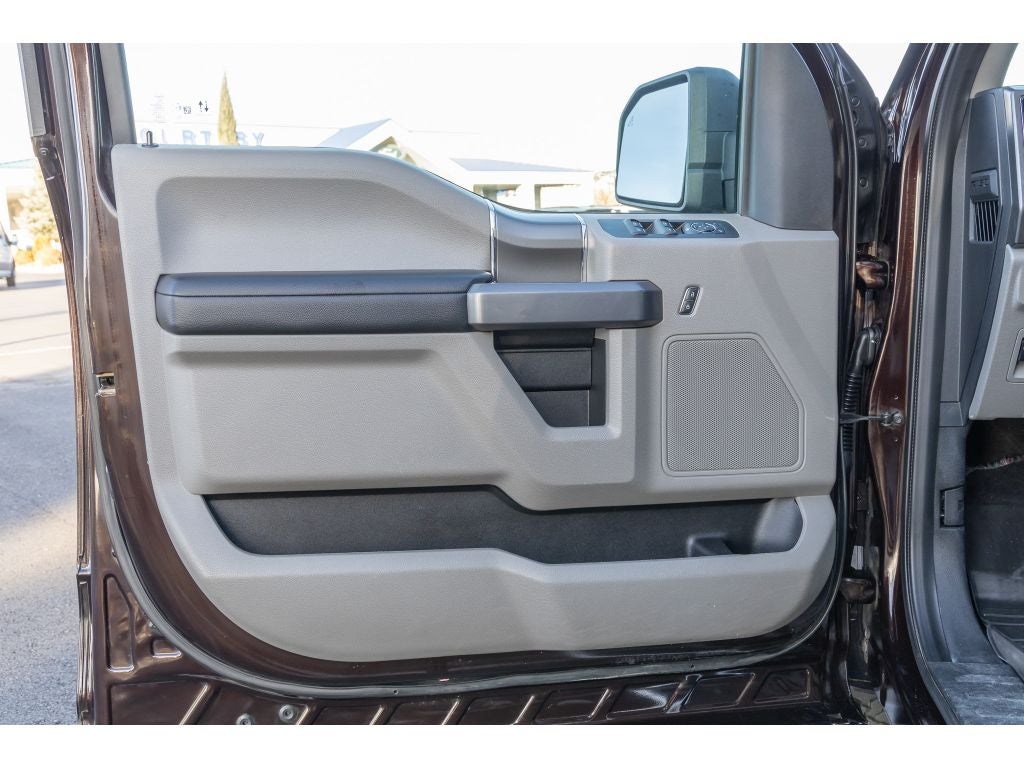 2020 Ford F-150 XLT 5.0 Liter V-8