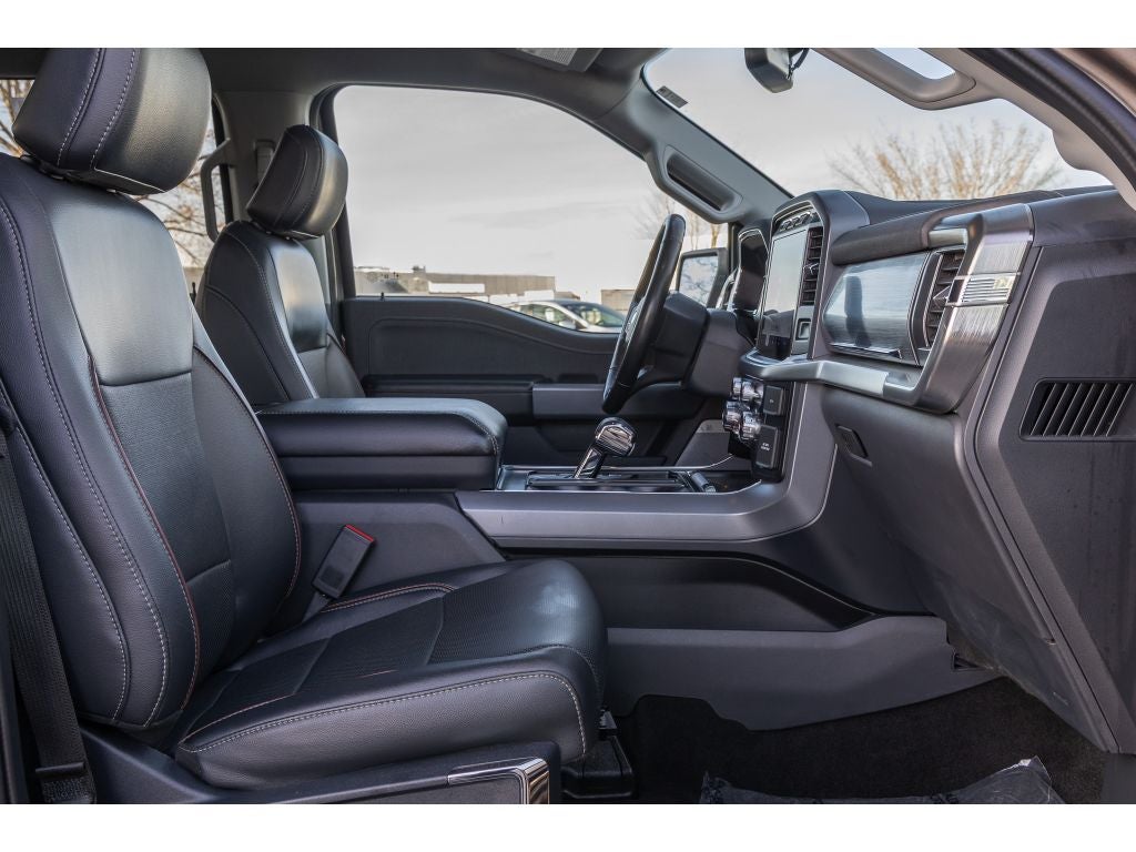 2023 Ford F-150 Lariat 5.0 liter V-8