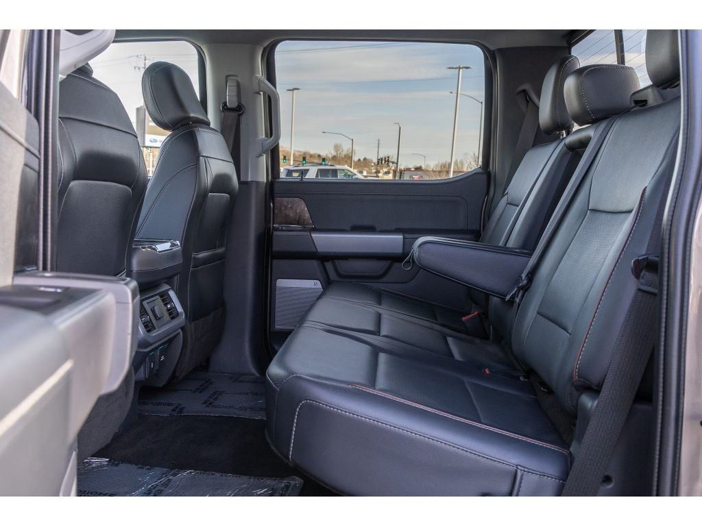 2023 Ford F-150 Lariat 5.0 liter V-8