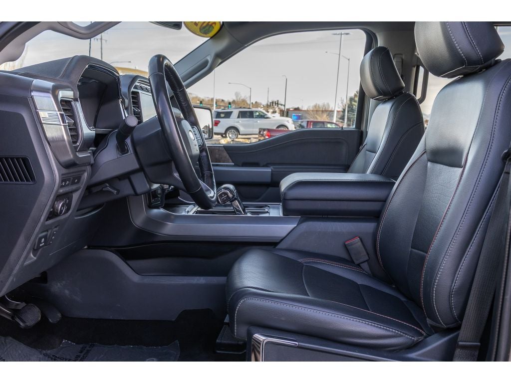 2023 Ford F-150 Lariat 5.0 liter V-8