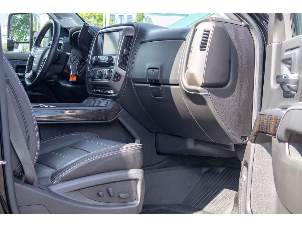2016 GMC Sierra Denali