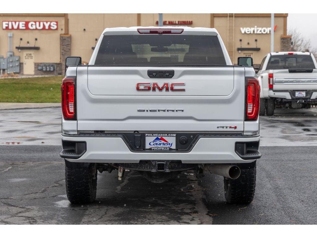 2022 GMC Sierra AT4