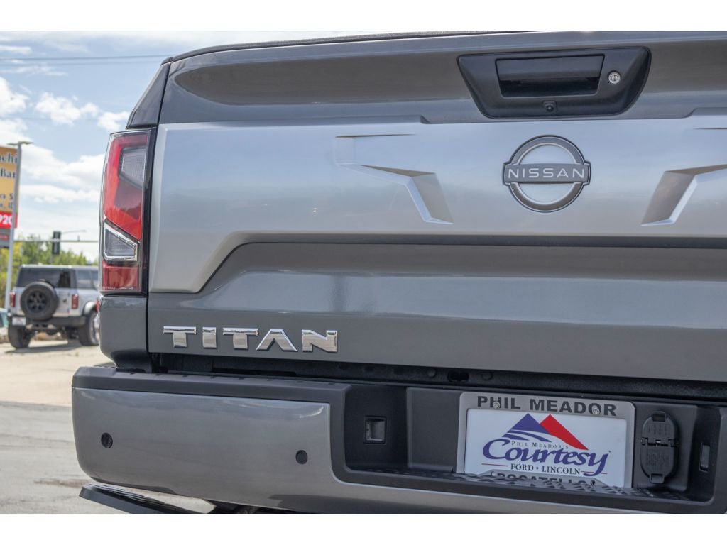 2023 Nissan Titan Platinum Reserve 4x4