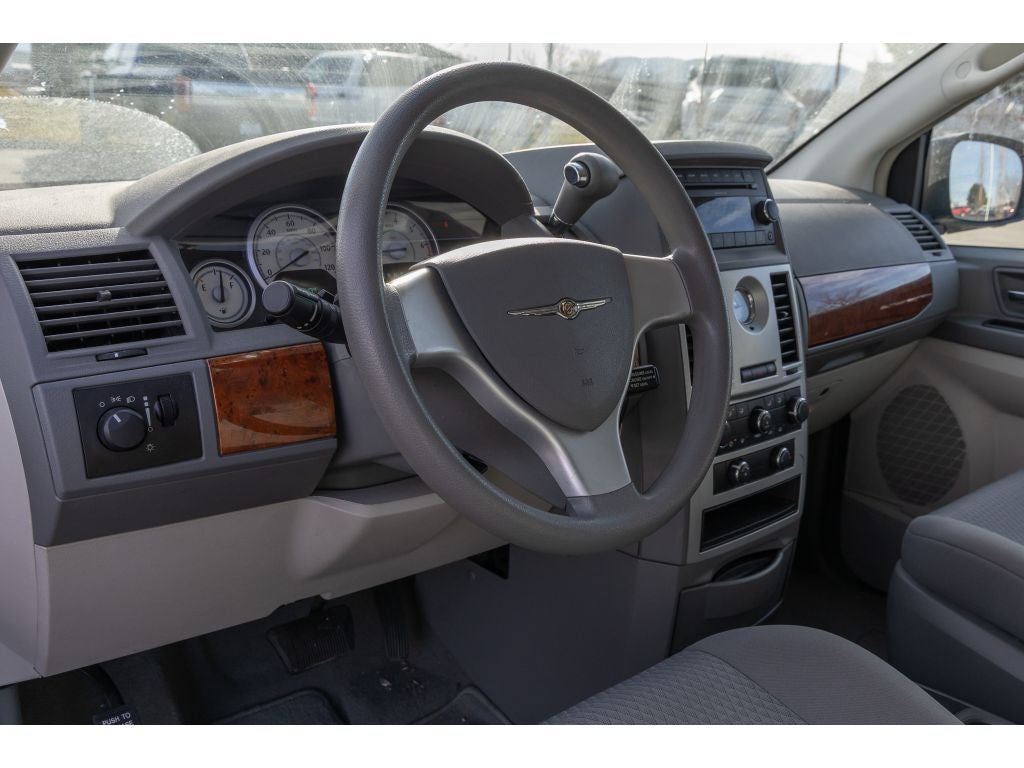 2009 Chrysler Town & Country LX