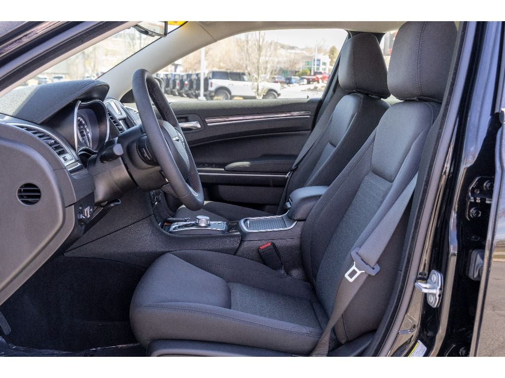 2022 Chrysler 300 Touring