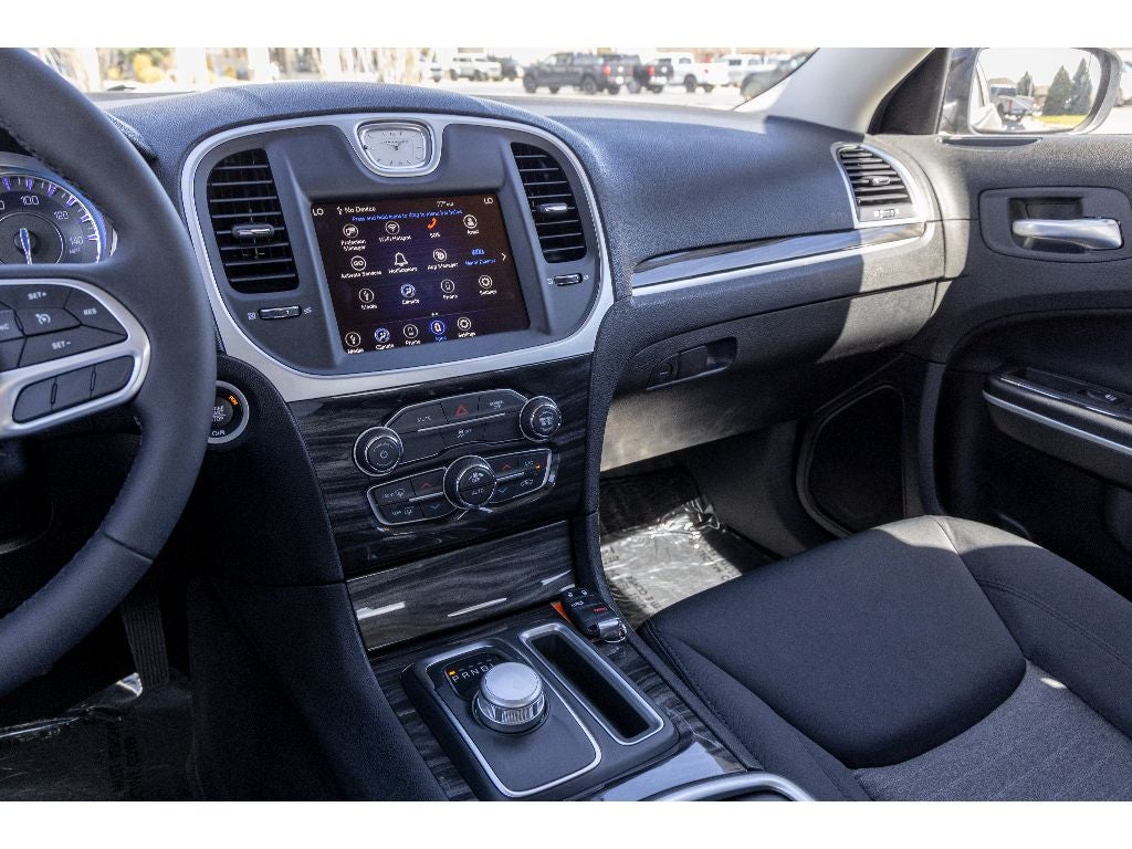 2022 Chrysler 300 Touring