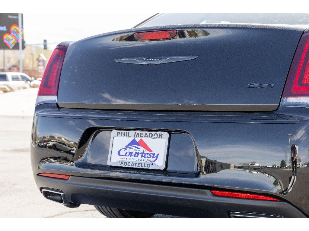 2022 Chrysler 300 Touring