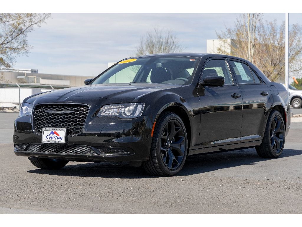 2022 Chrysler 300 Touring