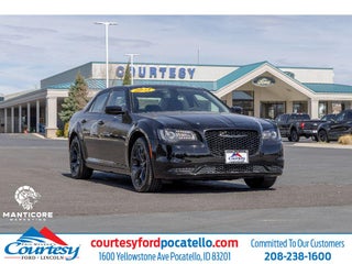 2022 Chrysler 300 Touring