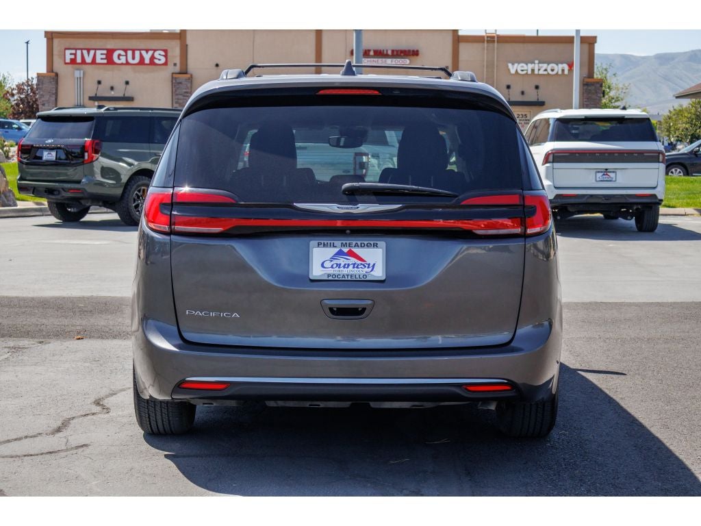 2022 Chrysler Pacifica Touring L