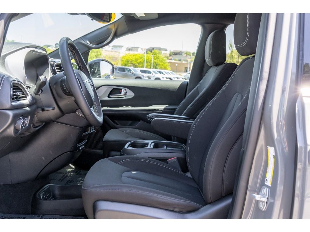 2024 Chrysler Pacifica Touring
