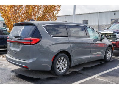2024 Chrysler Pacifica Touring
