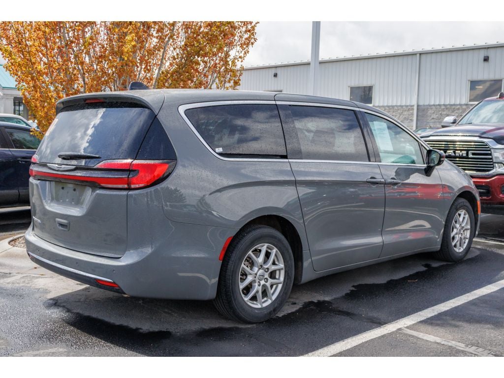 2024 Chrysler Pacifica Touring