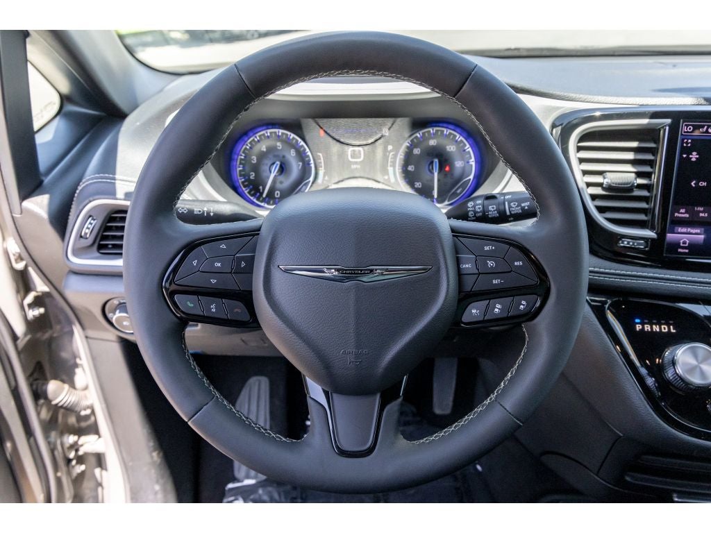 2024 Chrysler Pacifica Touring