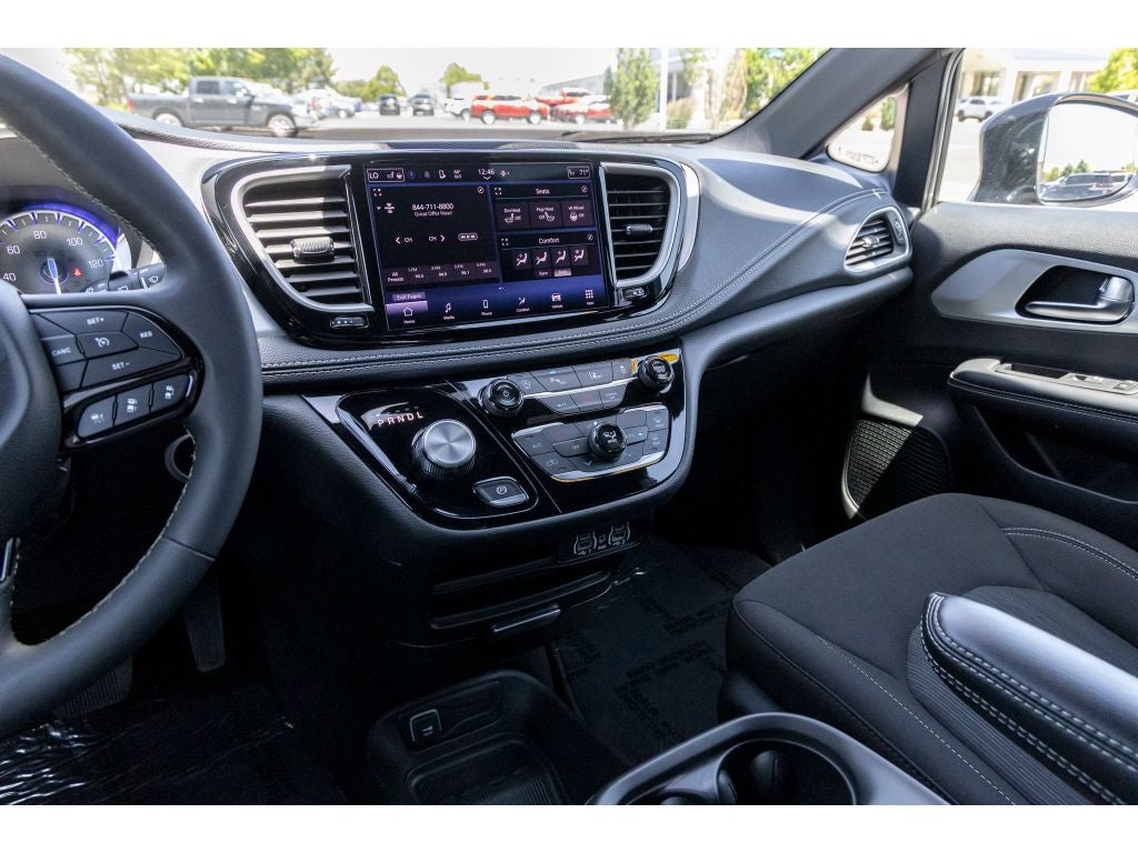2024 Chrysler Pacifica Touring