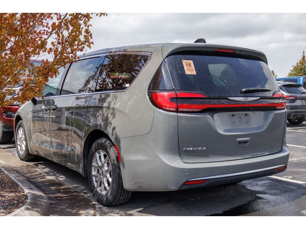 2024 Chrysler Pacifica Touring