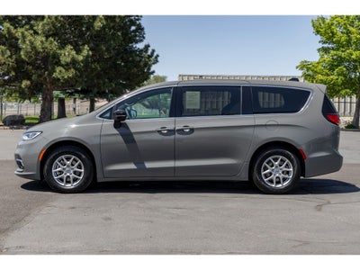 2024 Chrysler Pacifica Touring