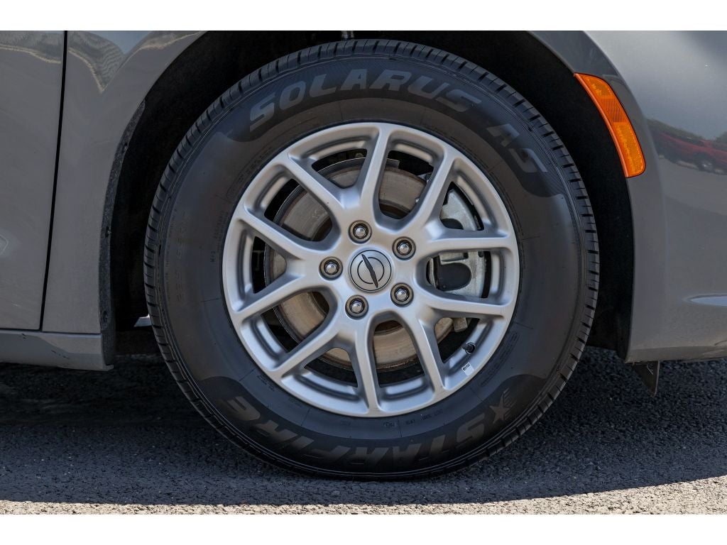 2024 Chrysler Pacifica Touring