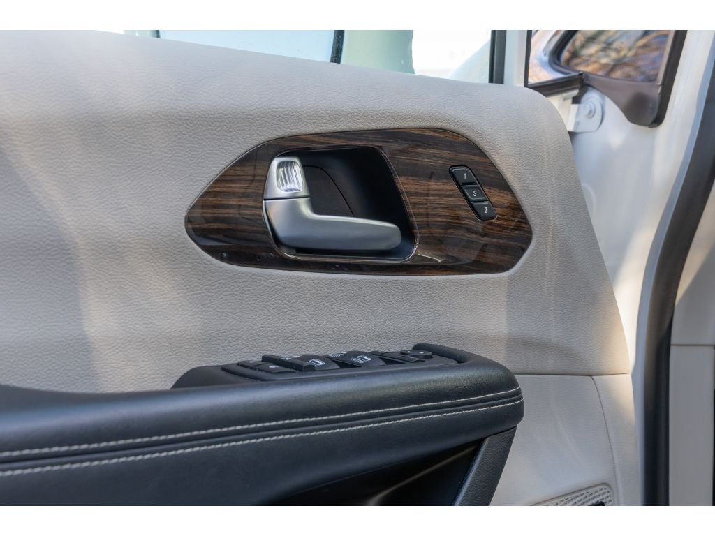 2021 Chrysler Pacifica Limited AWD