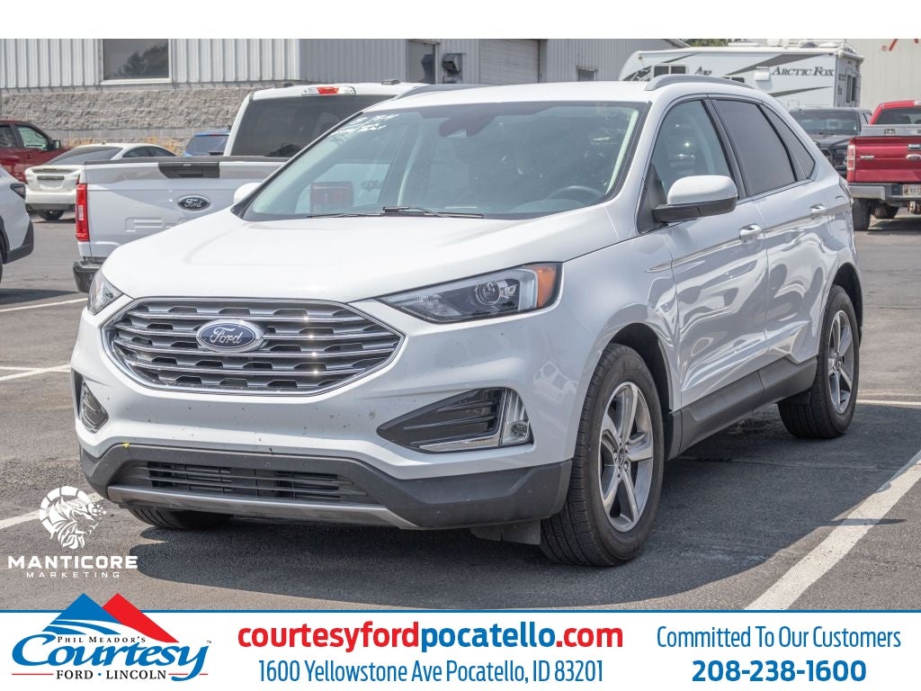 2022 Ford Edge Base