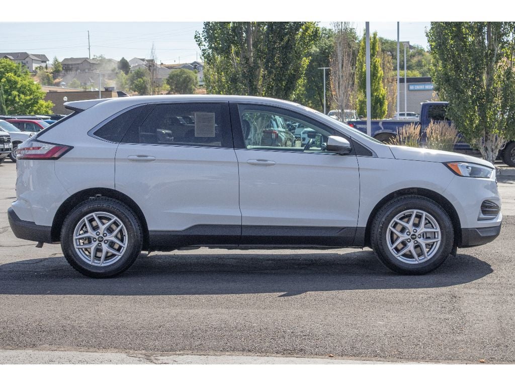 2024 Ford Edge Base