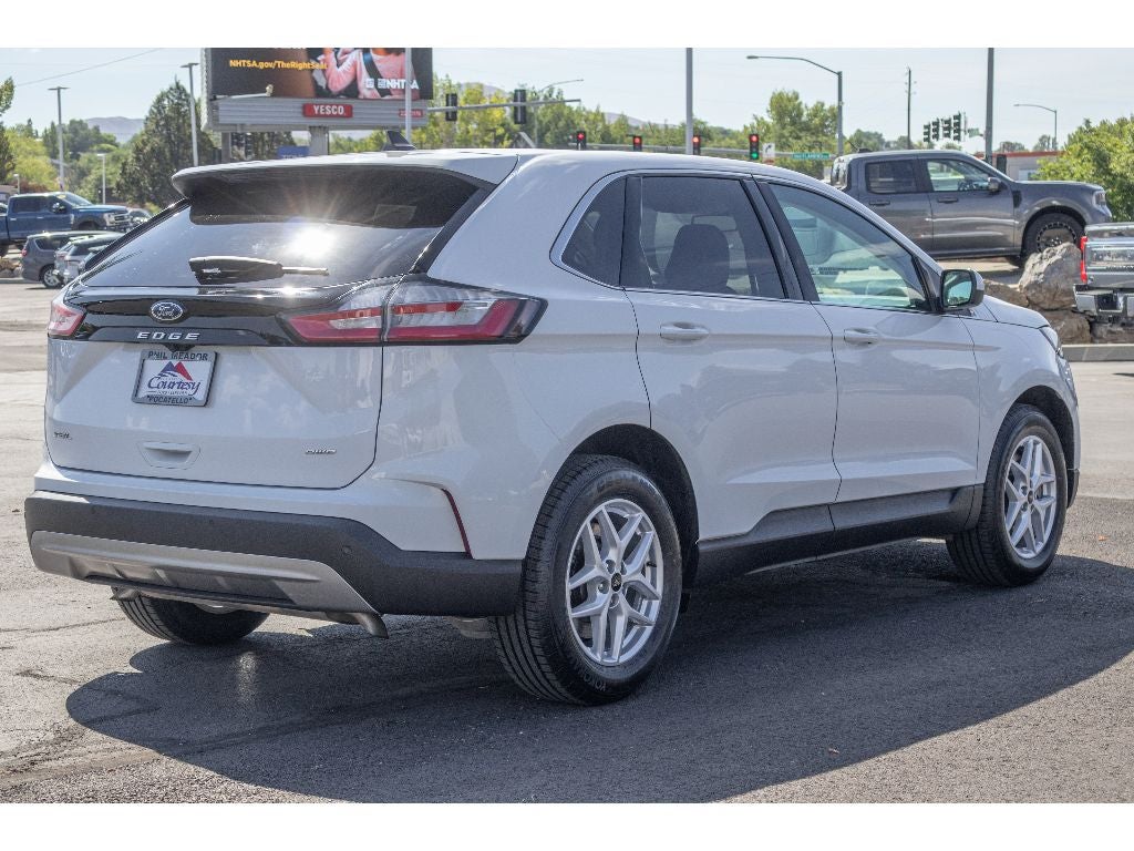 2024 Ford Edge Base