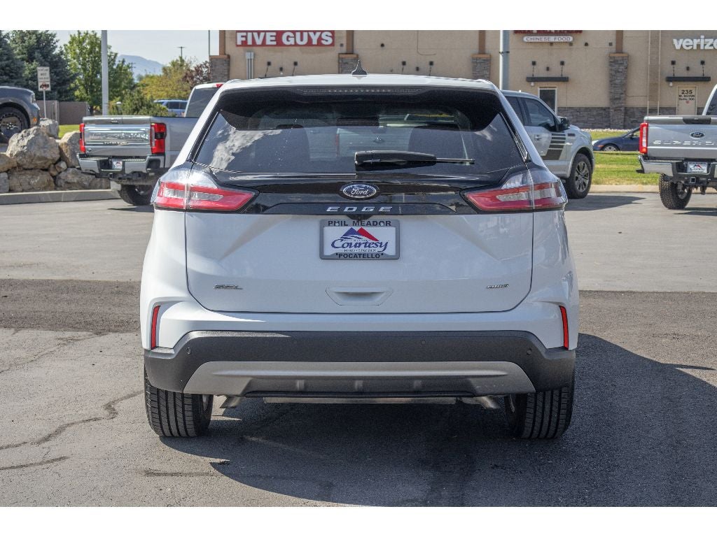 2024 Ford Edge Base