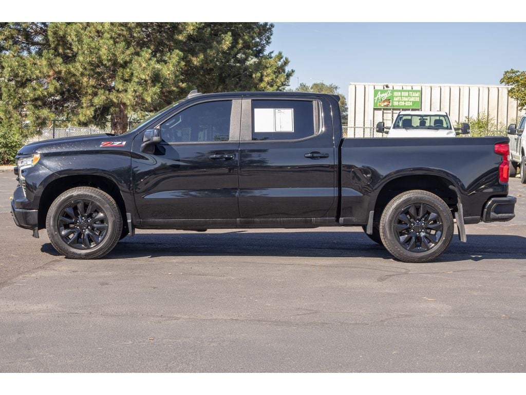 2022 Chevrolet Silverado RST