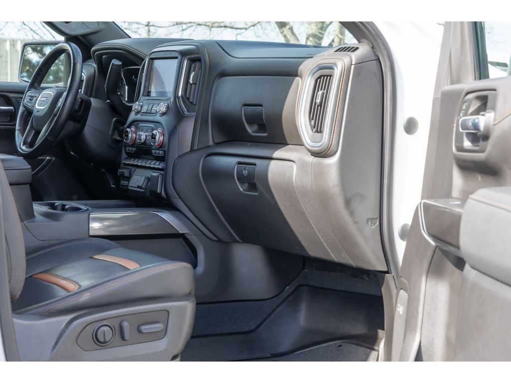 2022 GMC Sierra Limited AT4