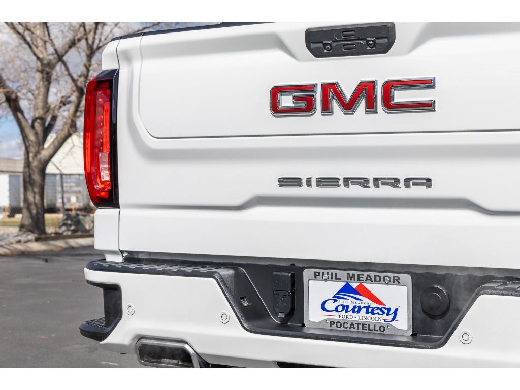 2022 GMC Sierra Limited AT4