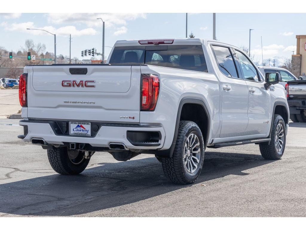 2022 GMC Sierra Limited AT4