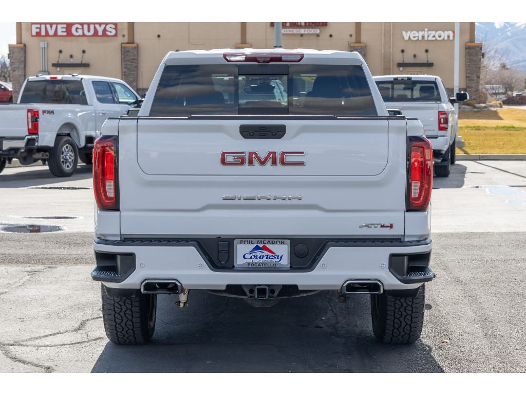 2022 GMC Sierra Limited AT4