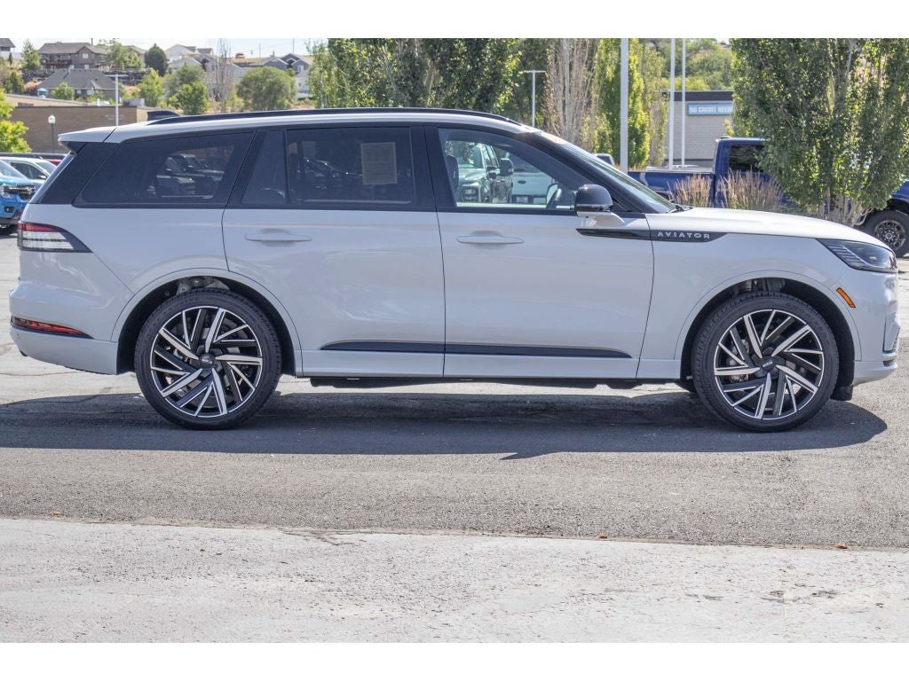 2025 Lincoln Aviator Black Label