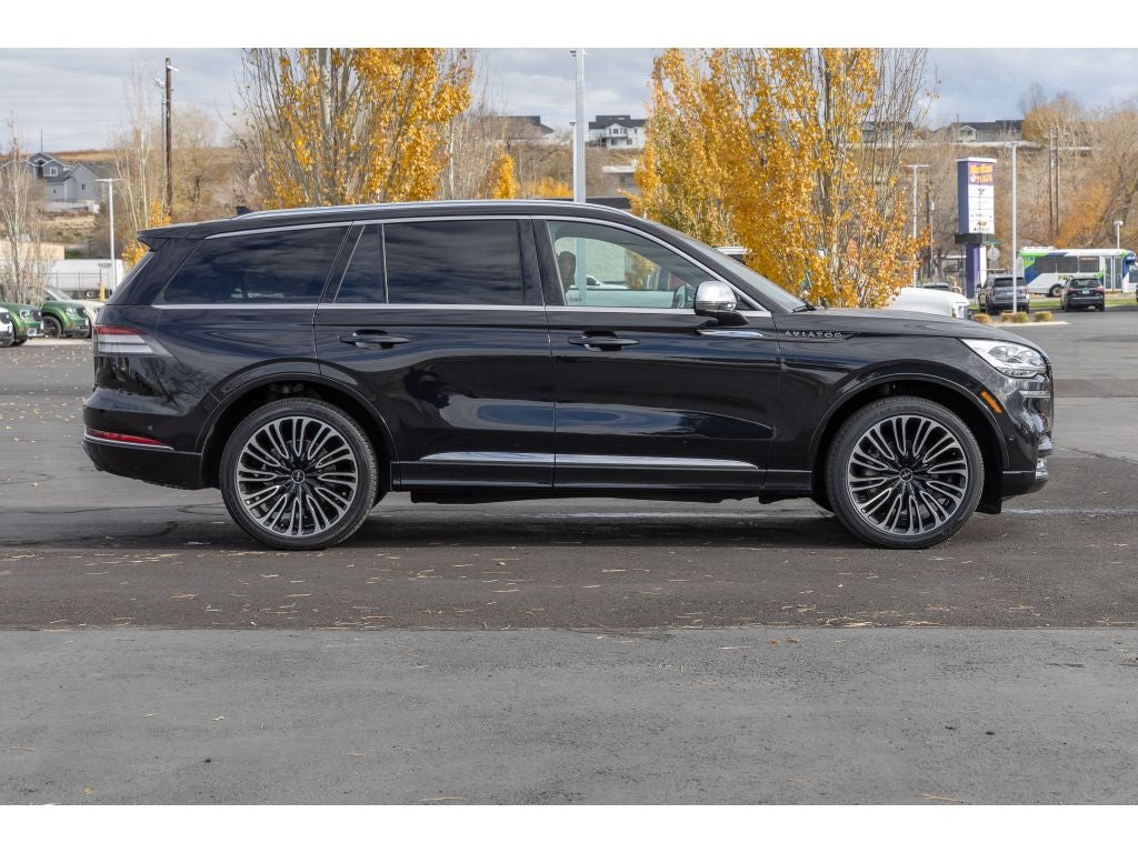 2022 Lincoln Aviator Black Label