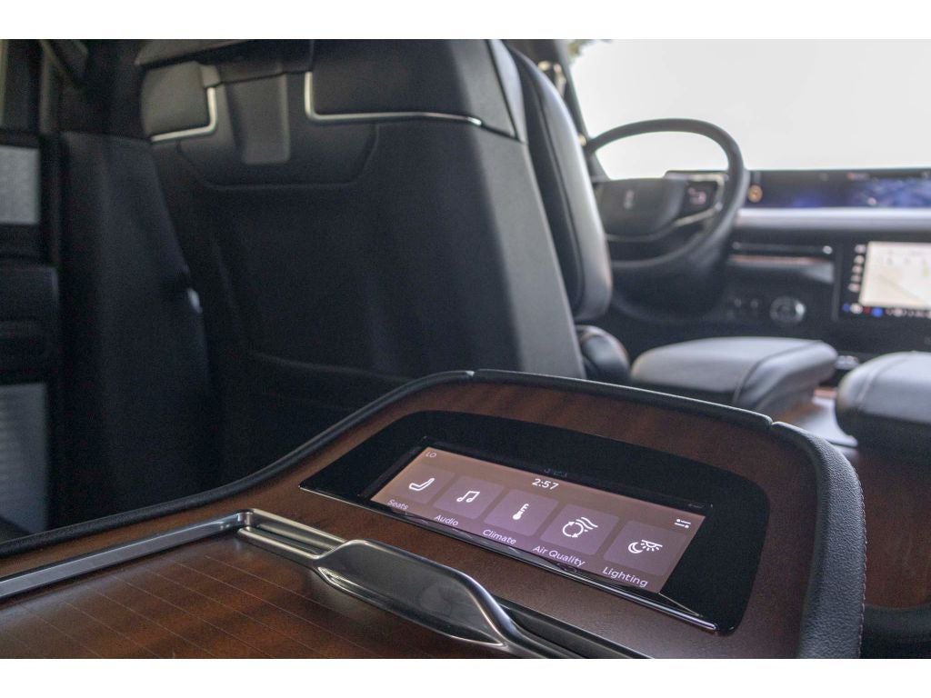 2025 Lincoln Navigator Black Label