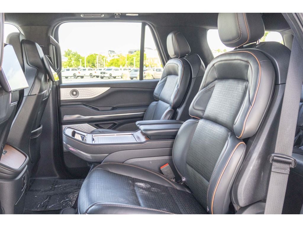 2025 Lincoln Navigator Black Label