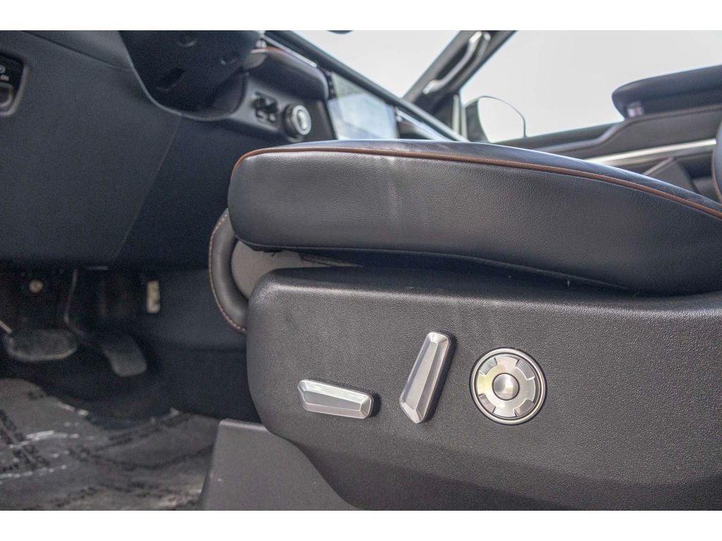 2025 Lincoln Navigator Black Label