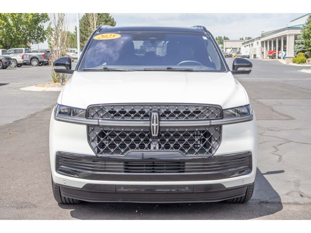2025 Lincoln Navigator Black Label