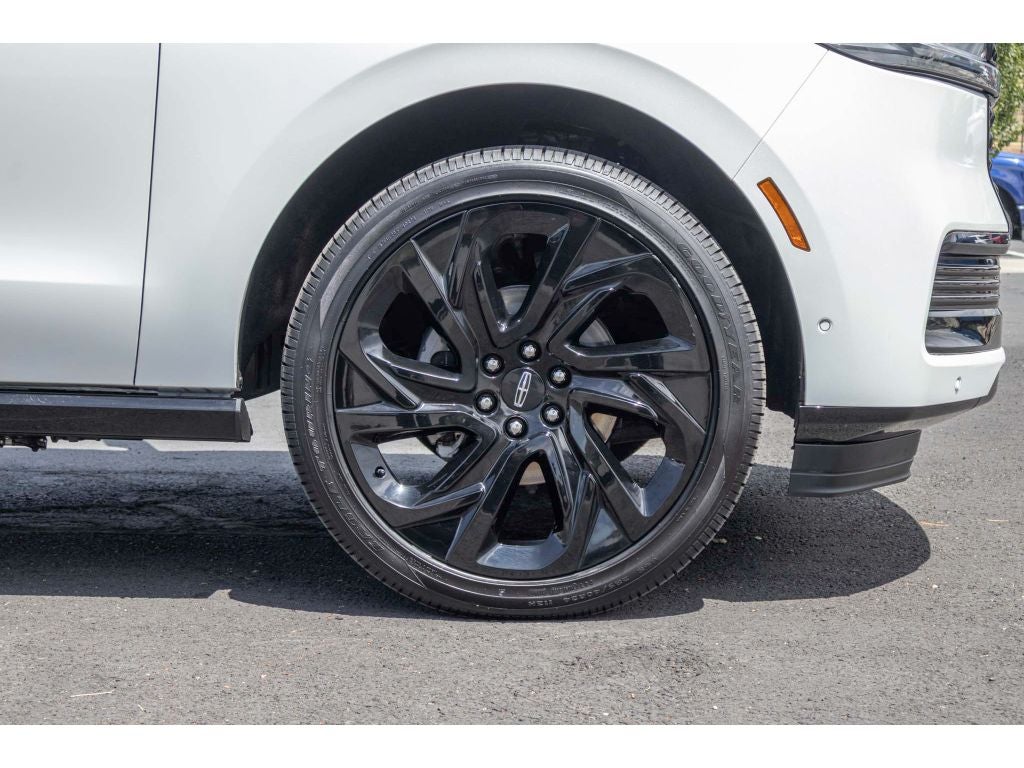 2025 Lincoln Navigator Black Label