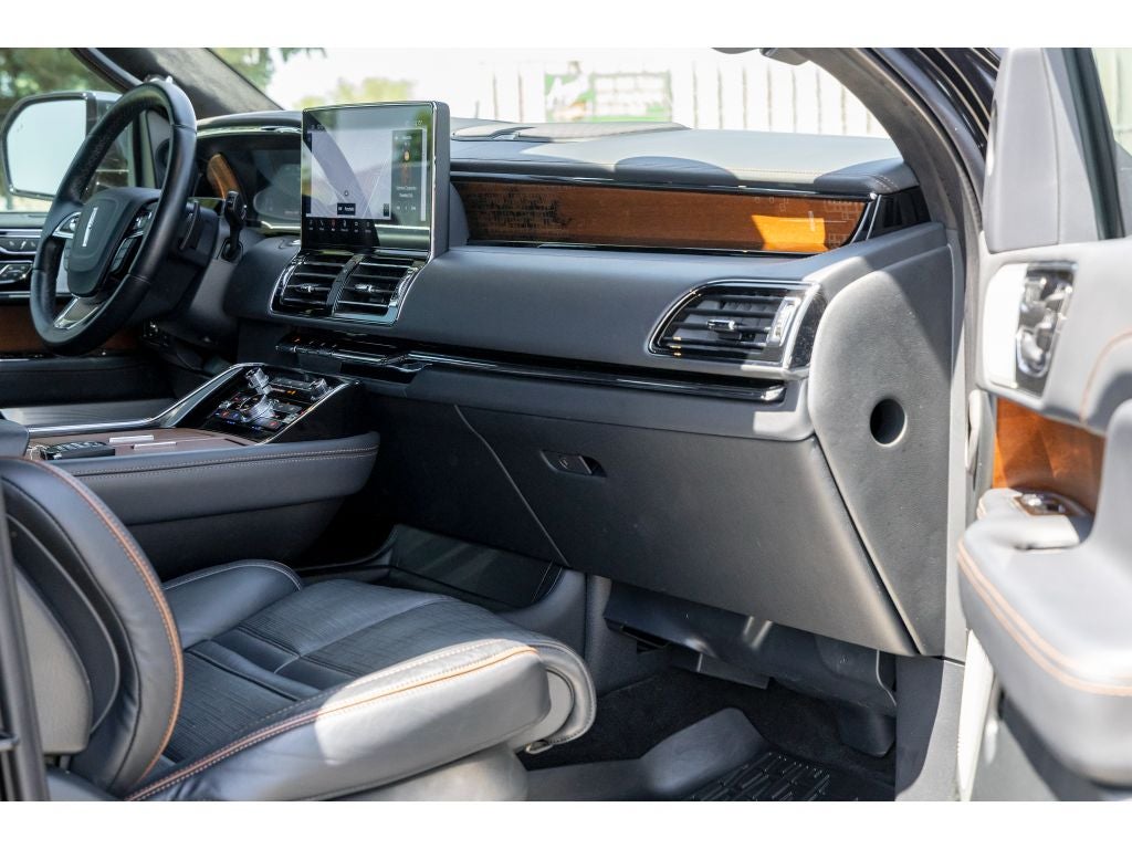 2024 Lincoln Navigator L Black Label