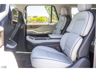 2025 Lincoln Navigator L Black Label