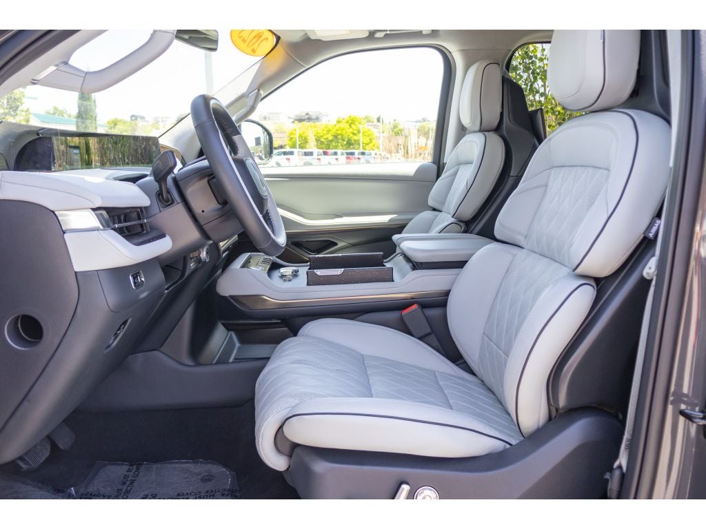 2025 Lincoln Navigator L Black Label
