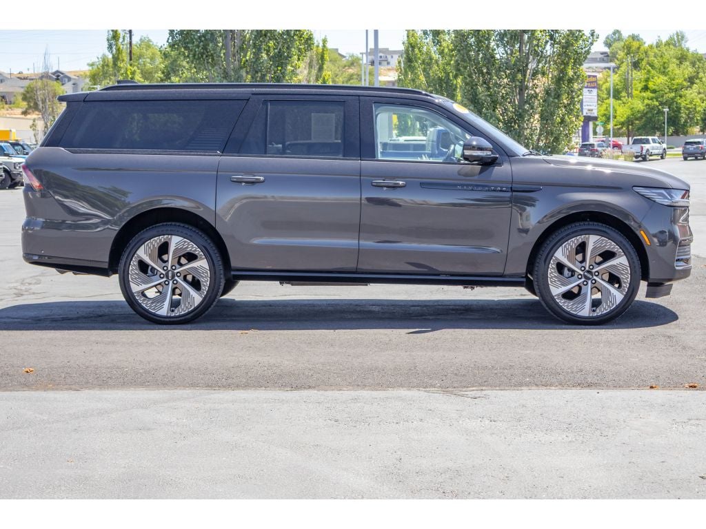 2025 Lincoln Navigator L Black Label